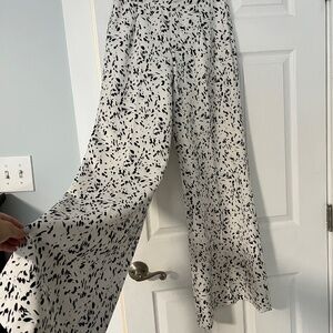 Elegant Lena Gabrielle Wide leg pants Size 4